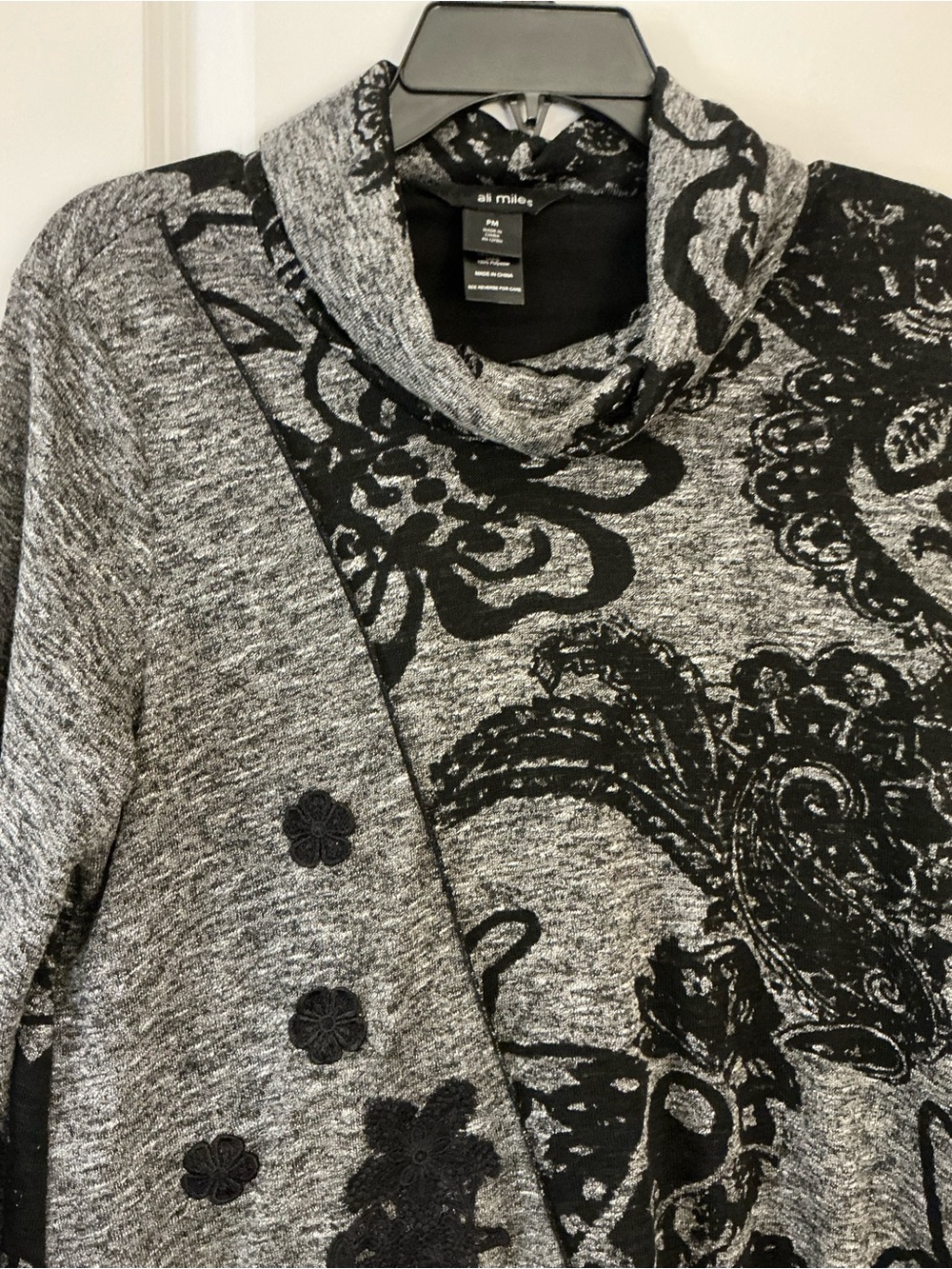 Ali Miles Petite Women's PM Gray Black Paisley Cowl Neck Asymmetric Tunic Blouse - Picture 3 of 6
